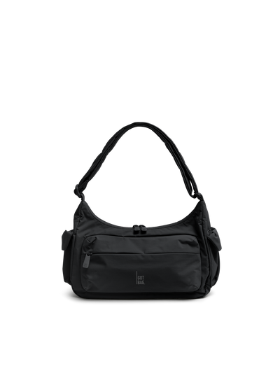 POCKET BAG SMALL Tasche in black (Schwarz) als Studioaufnahme in Frontansicht.