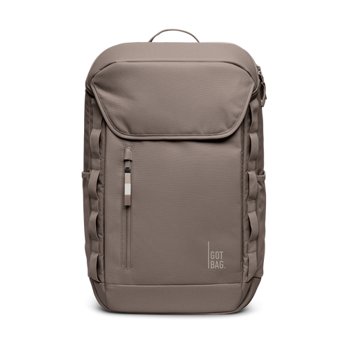 PRO PACK Rucksack in oyster (klassisches Taupe-Braun) in Frontansicht.