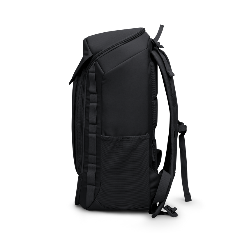 PRO PACK TRAVEL Rucksack in black (Schwarz) als Seitenansicht.