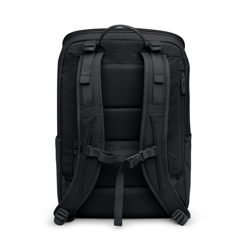 PRO PACK TRAVEL Rucksack in black (Schwarz) in Rückenansicht.