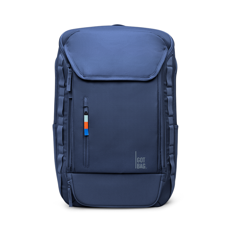 PRO PACK TRAVEL zaino in ocean blue (blu marino) come scatto in studio con vista frontale.