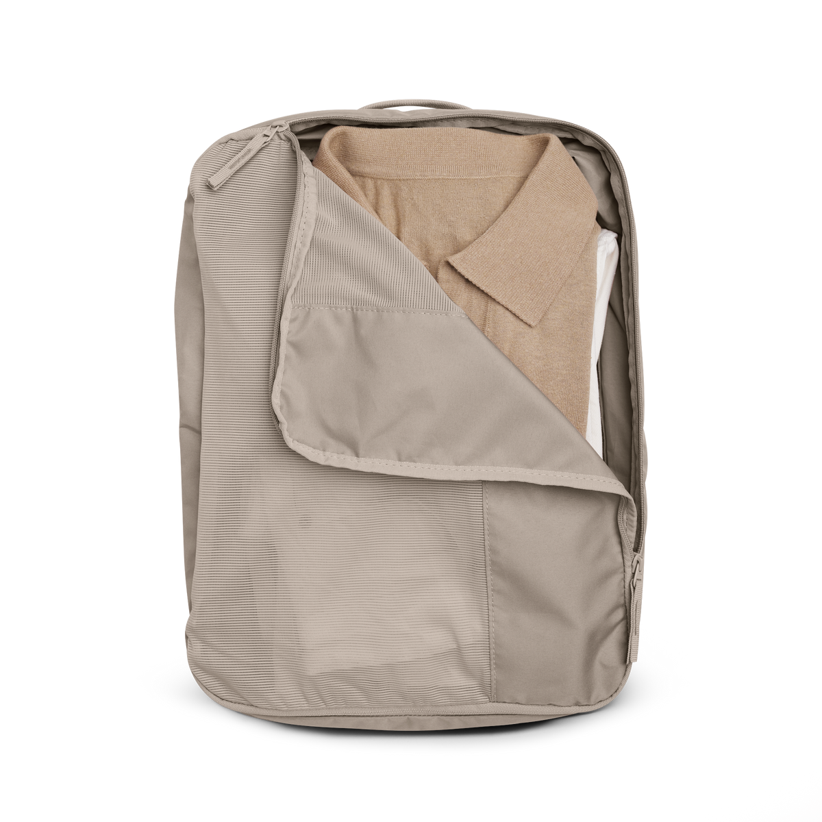 PRO PACK TRAVEL Accessoire in scallop (helles Beige), geöffnet mit gefalteter Kleidung darin.
