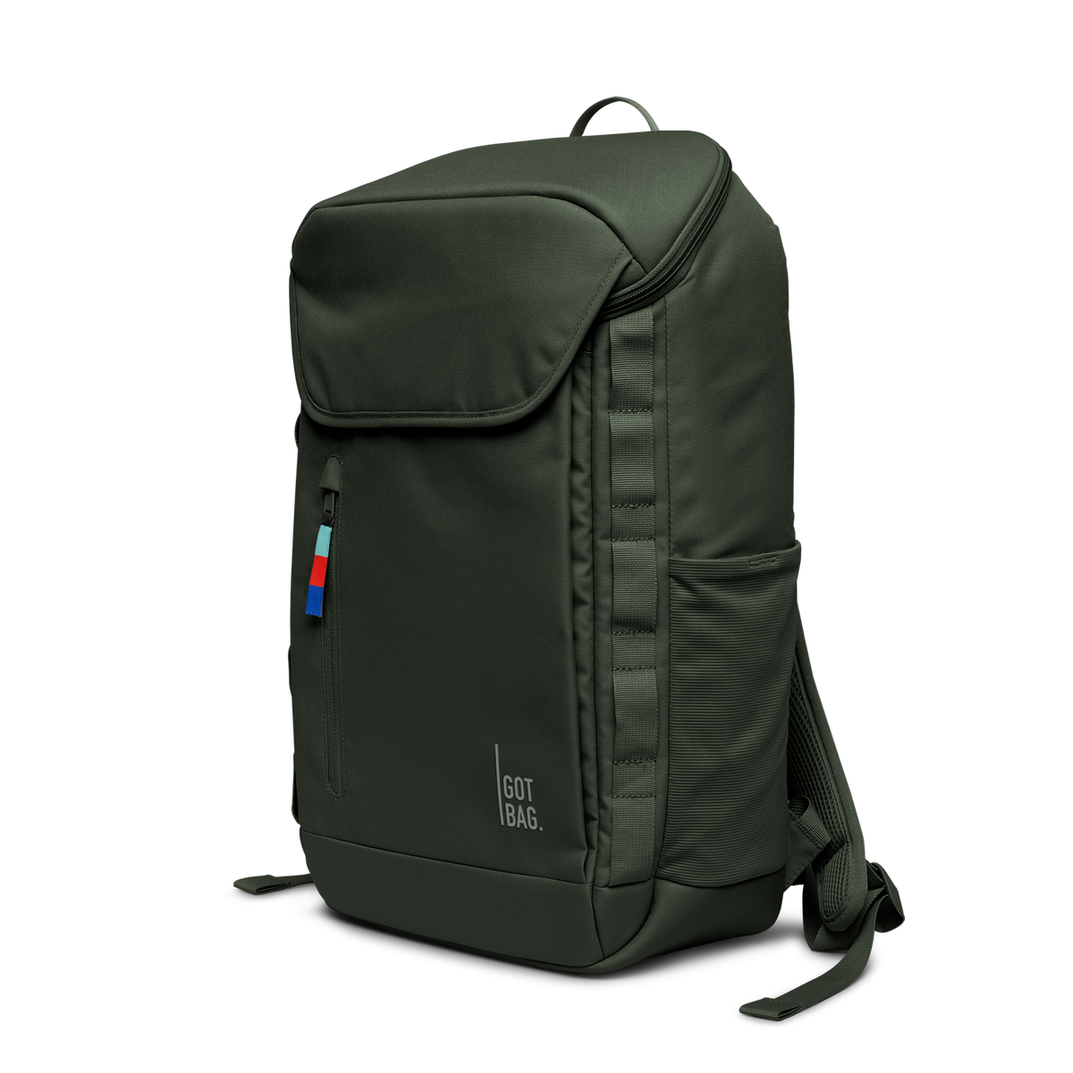 PRO PACK Rucksack in algae (Dunkelgrün mit Graustich) als Studioaufnahme in diagonaler Ansicht.