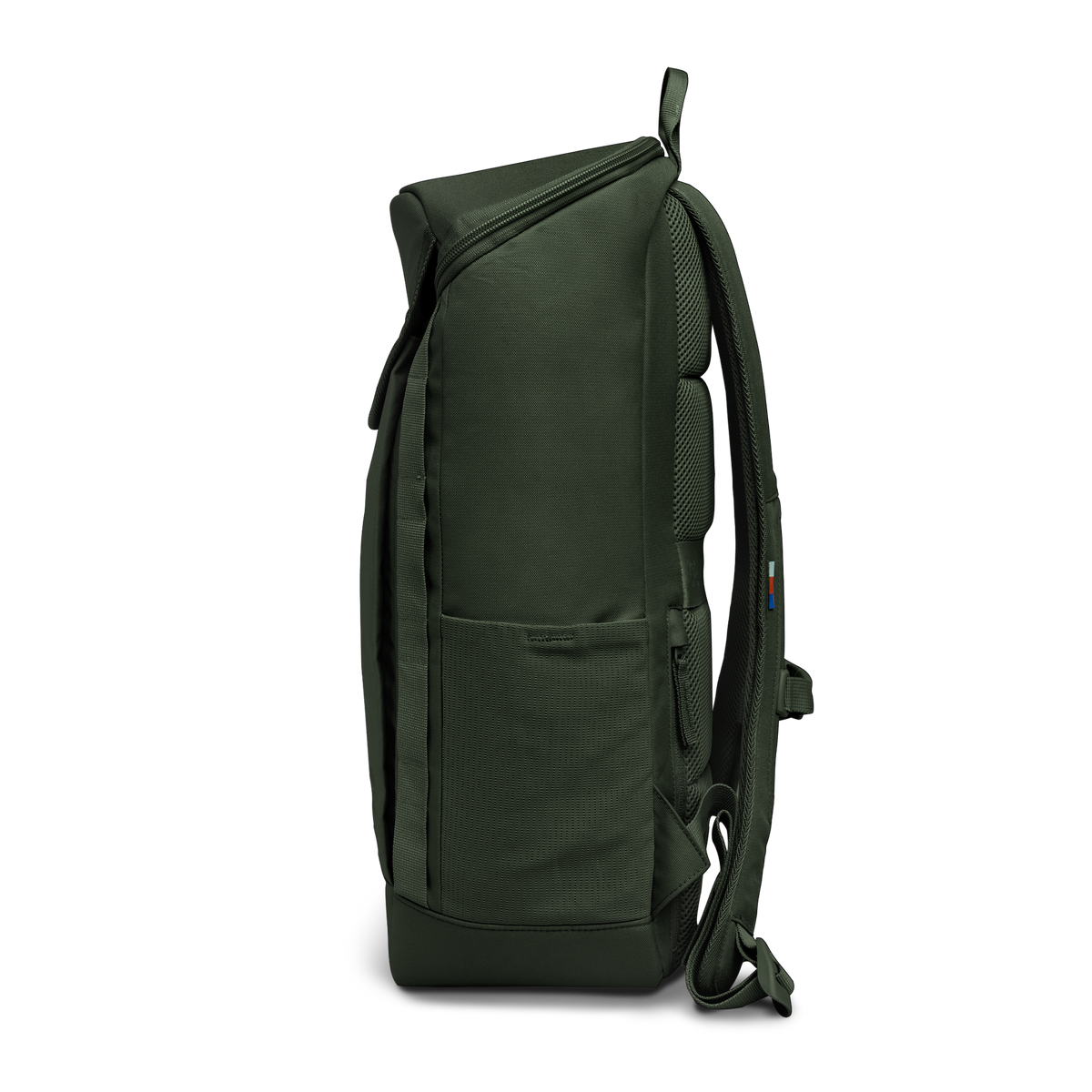PRO PACK Rucksack in algae (Dunkelgrün mit Graustich) als Studioaufnahme in Seitenansicht.