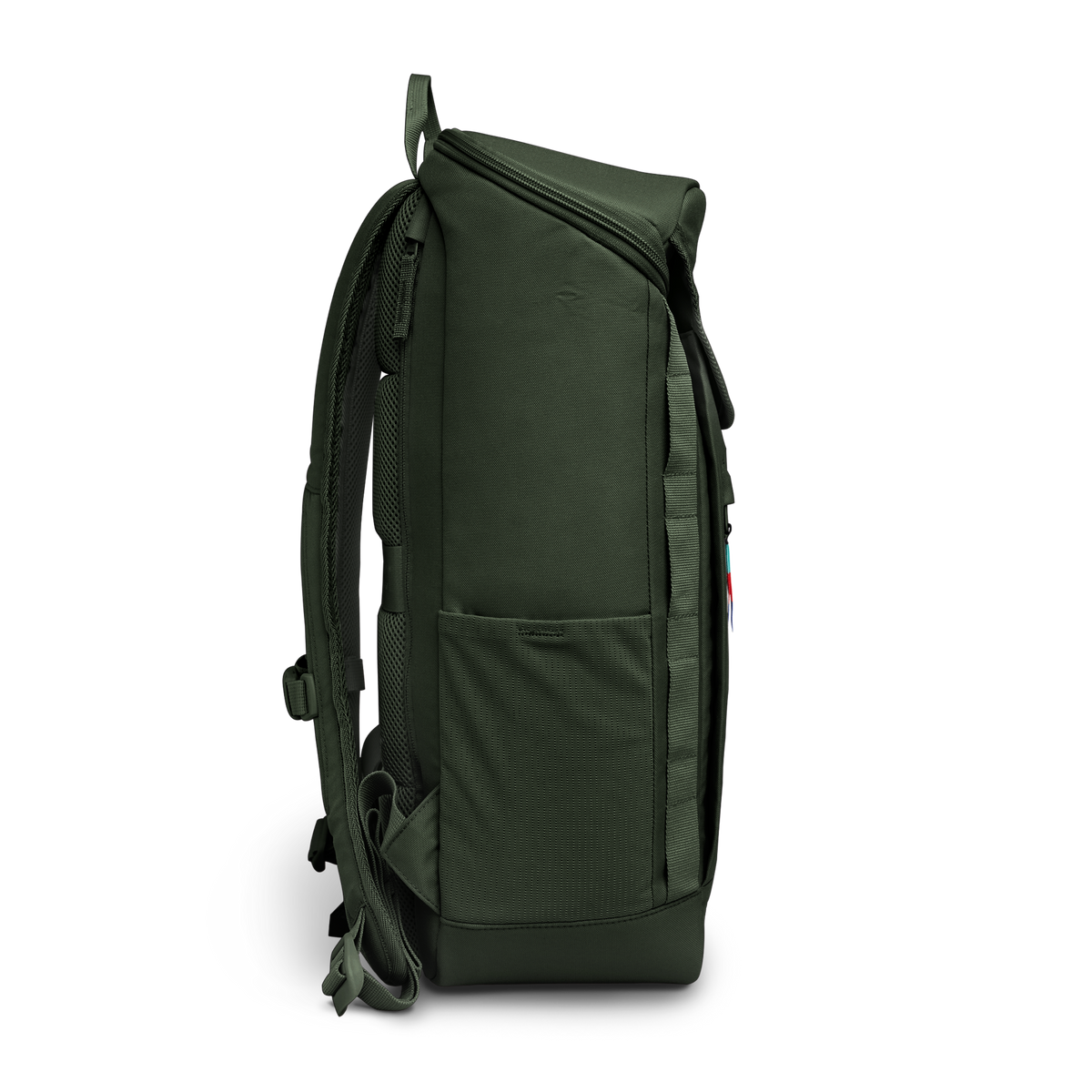 PRO PACK Rucksack in algae (Dunkelgrün mit Graustich) als Studioaufnahme in Seitenansicht.