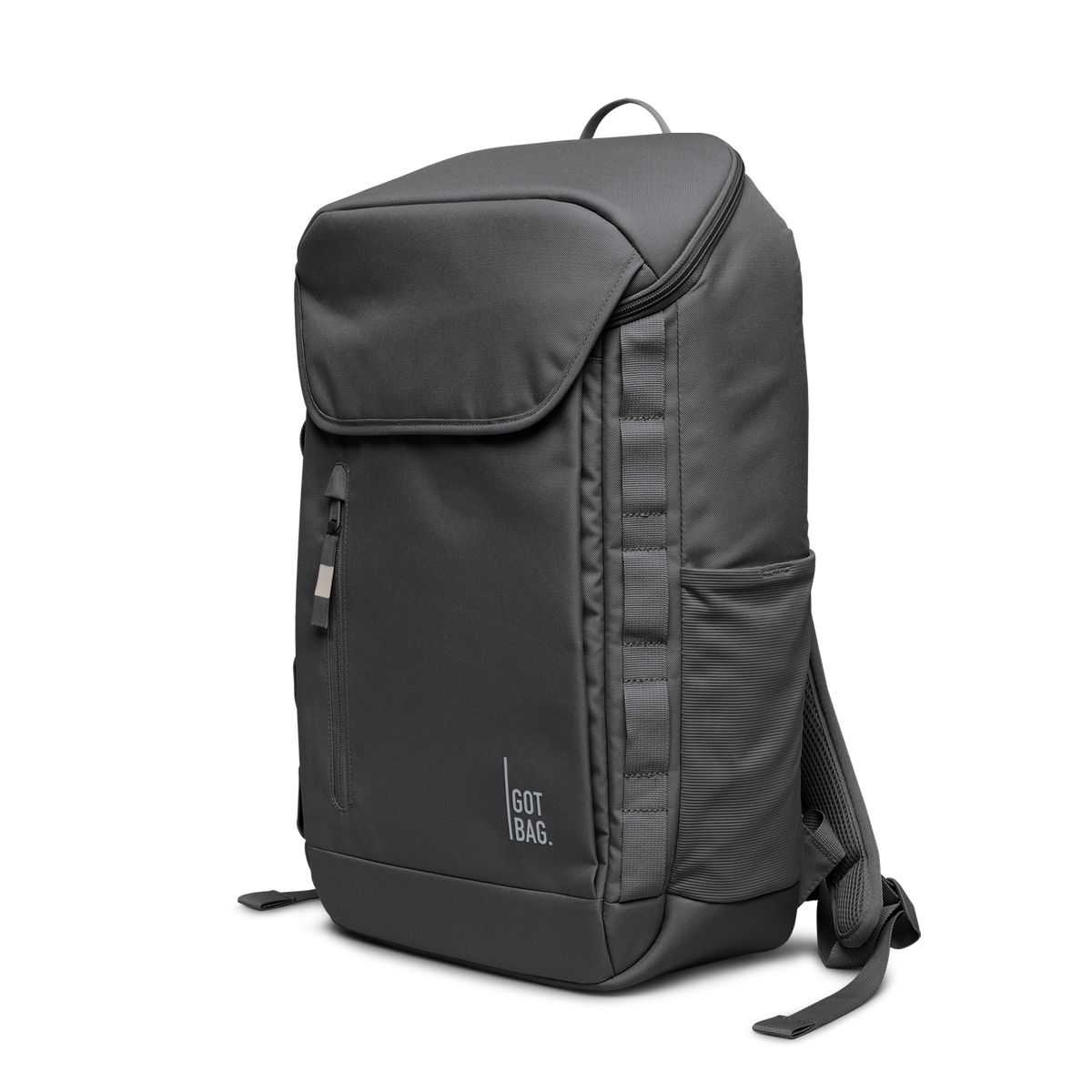 PRO PACK Rucksack in shark (Dunkelgrau) als Studioaufnahme in Schrägansicht.