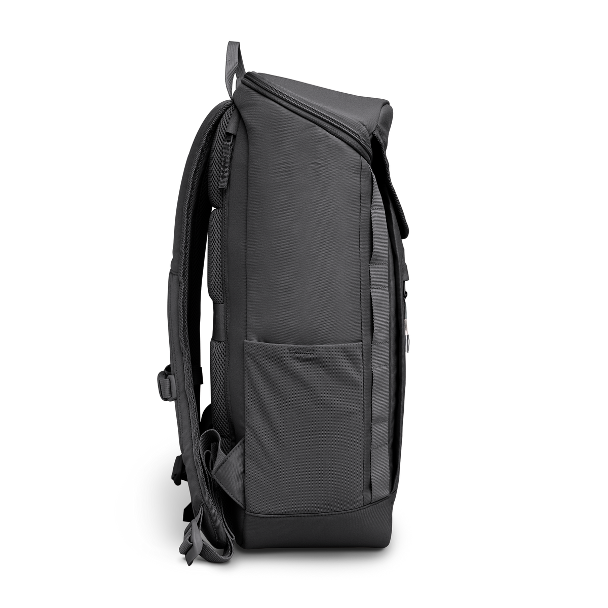 PRO PACK Rucksack in shark (Dunkelgrau) als Seitenansicht.