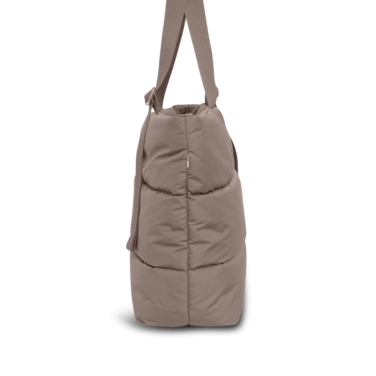 PUFFER TOTE BAG Tasche in oyster (klassisches Taupe-Braun) als Studioaufnahme in Seitenansicht.