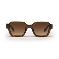 RE SHADES NO.09 RE:SHADE in trench (warmes Goldbraun) in Frontansicht.