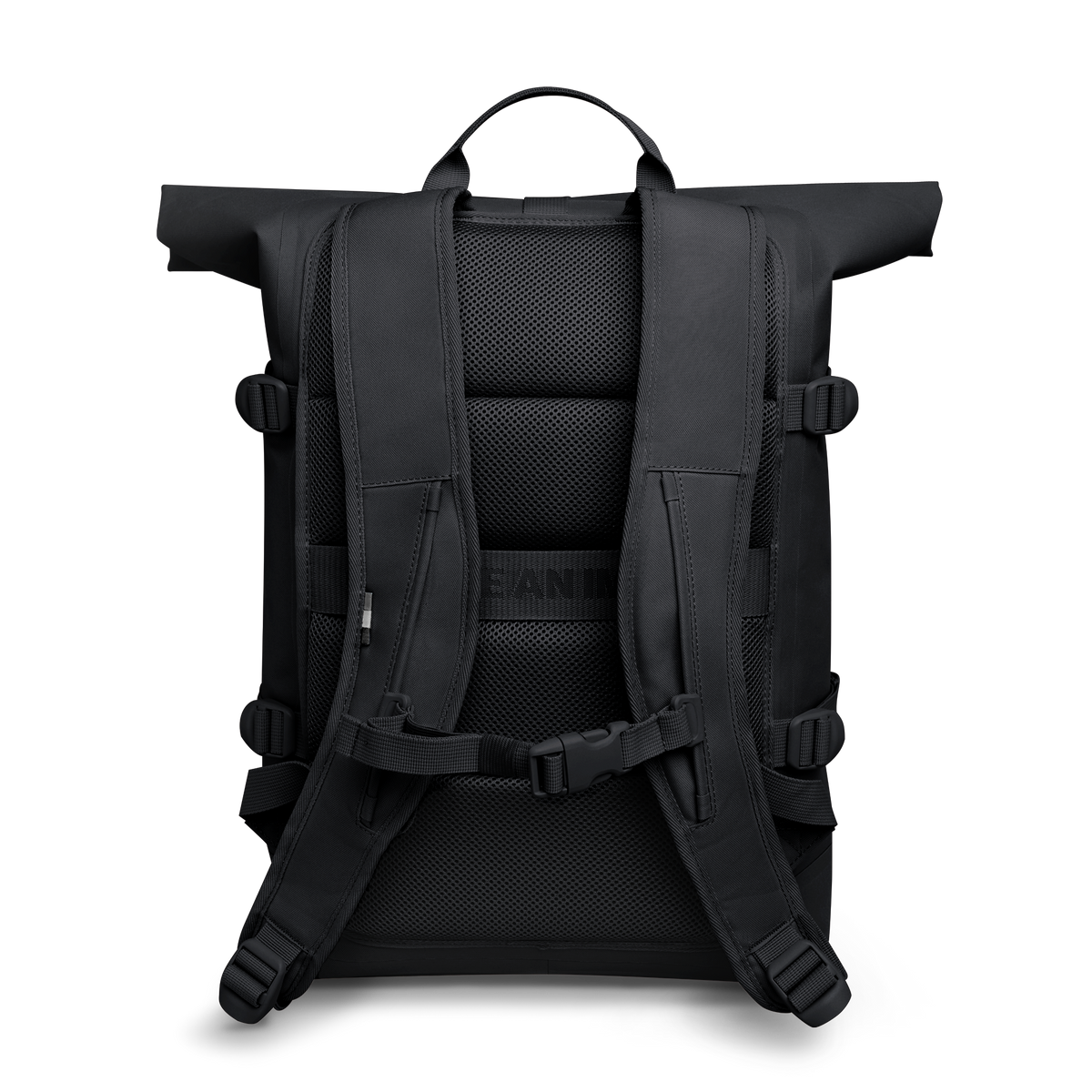 ROLLTOP Rucksack in black (Schwarz) als Studioaufnahme in Rückansicht.