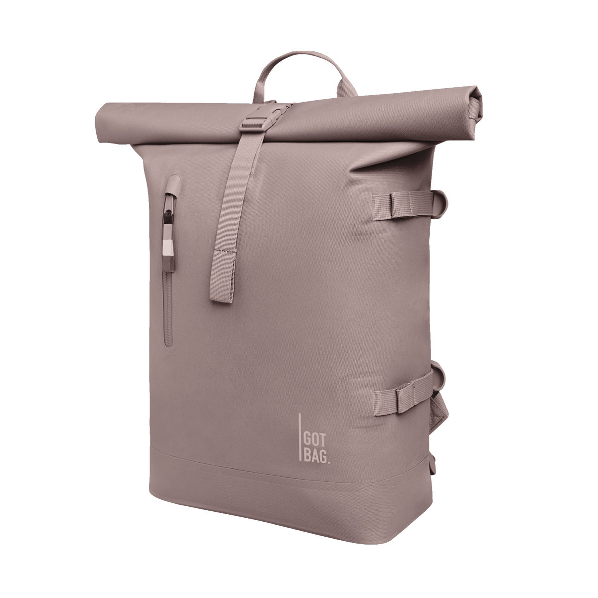 ROLLTOP Rucksack in blobfish (dunkles Altrosa) als Studioaufnahme in diagonaler Ansicht.