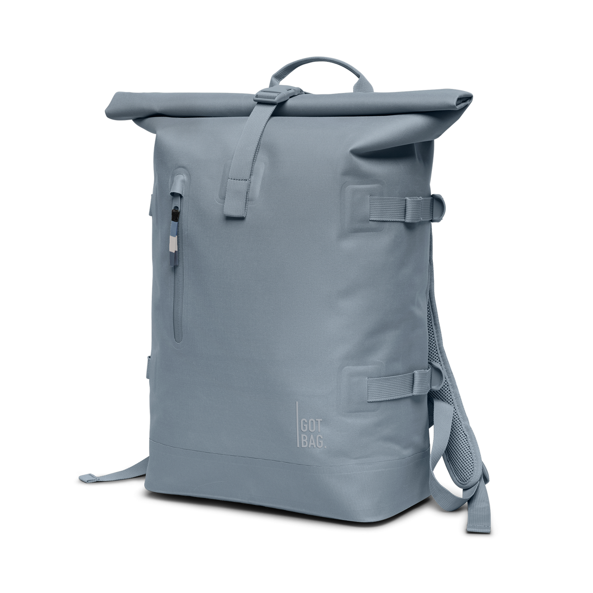 ROLLTOP 2.0 MONOCHROME EDITION Rucksack in marlin (grau-blau) als Studioaufnahme in diagonaler Ansicht.