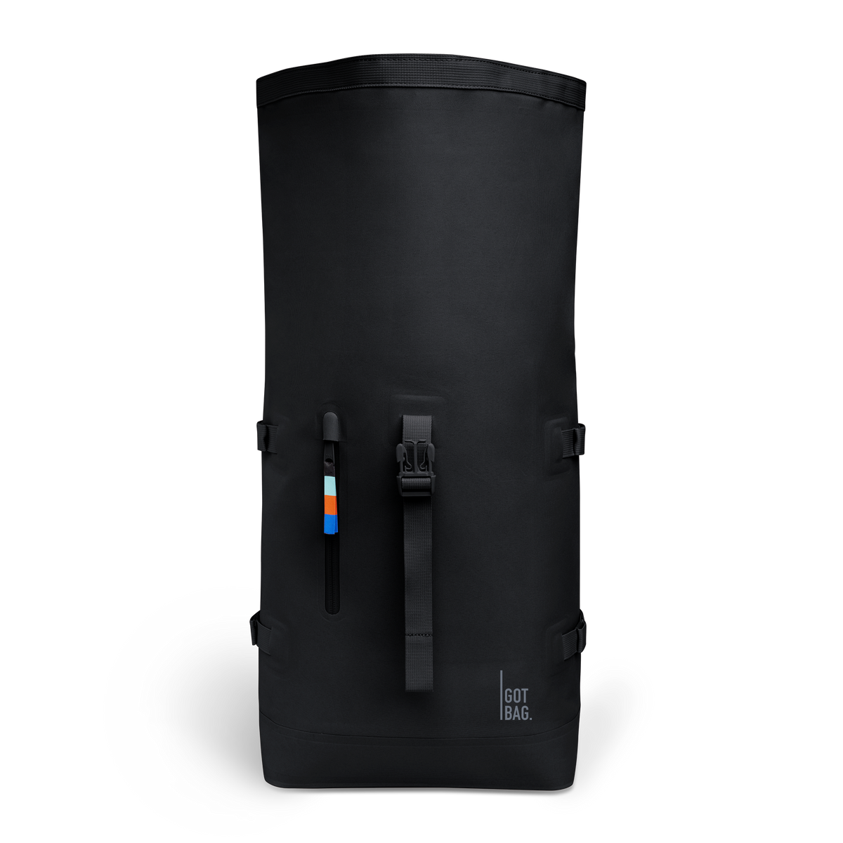 ROLLTOP Rucksack in black (Schwarz) als Studioaufnahme in Frontansicht.