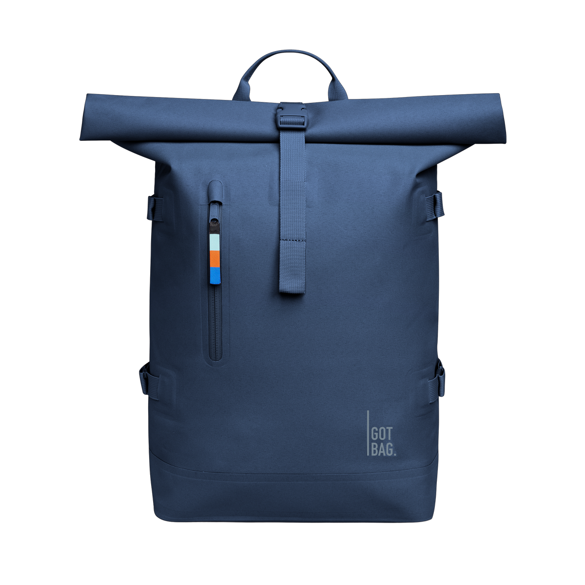 ROLLTOP Rucksack als Studioaufnahme in Frontansicht.