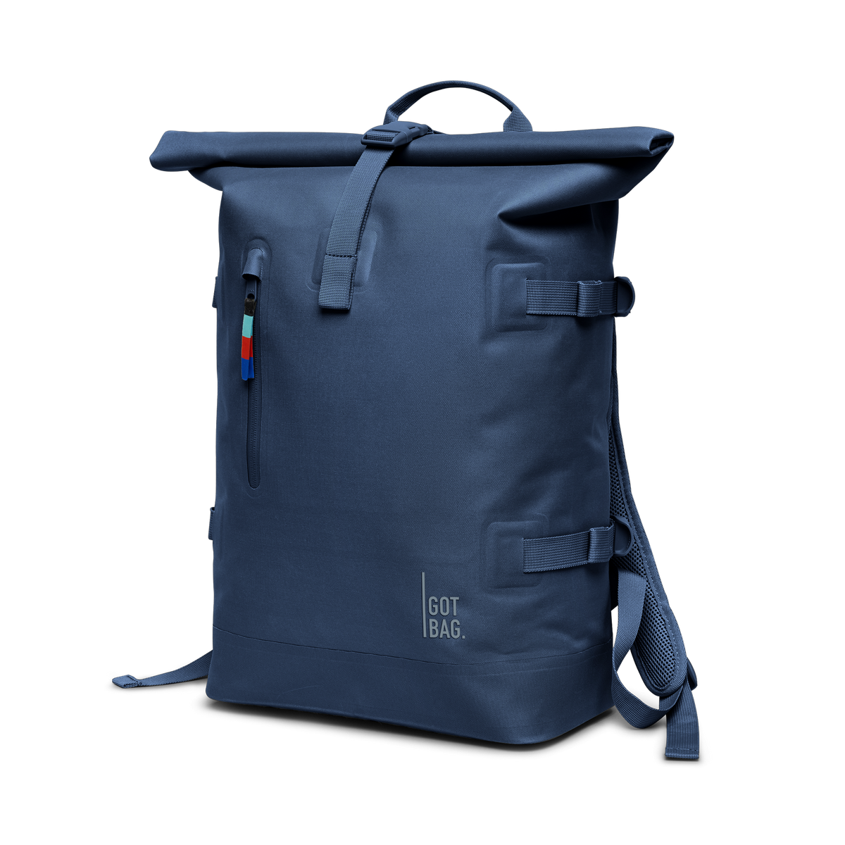 ROLLTOP Rucksack in ocean als Studioaufnahme in diagonaler Ansicht.