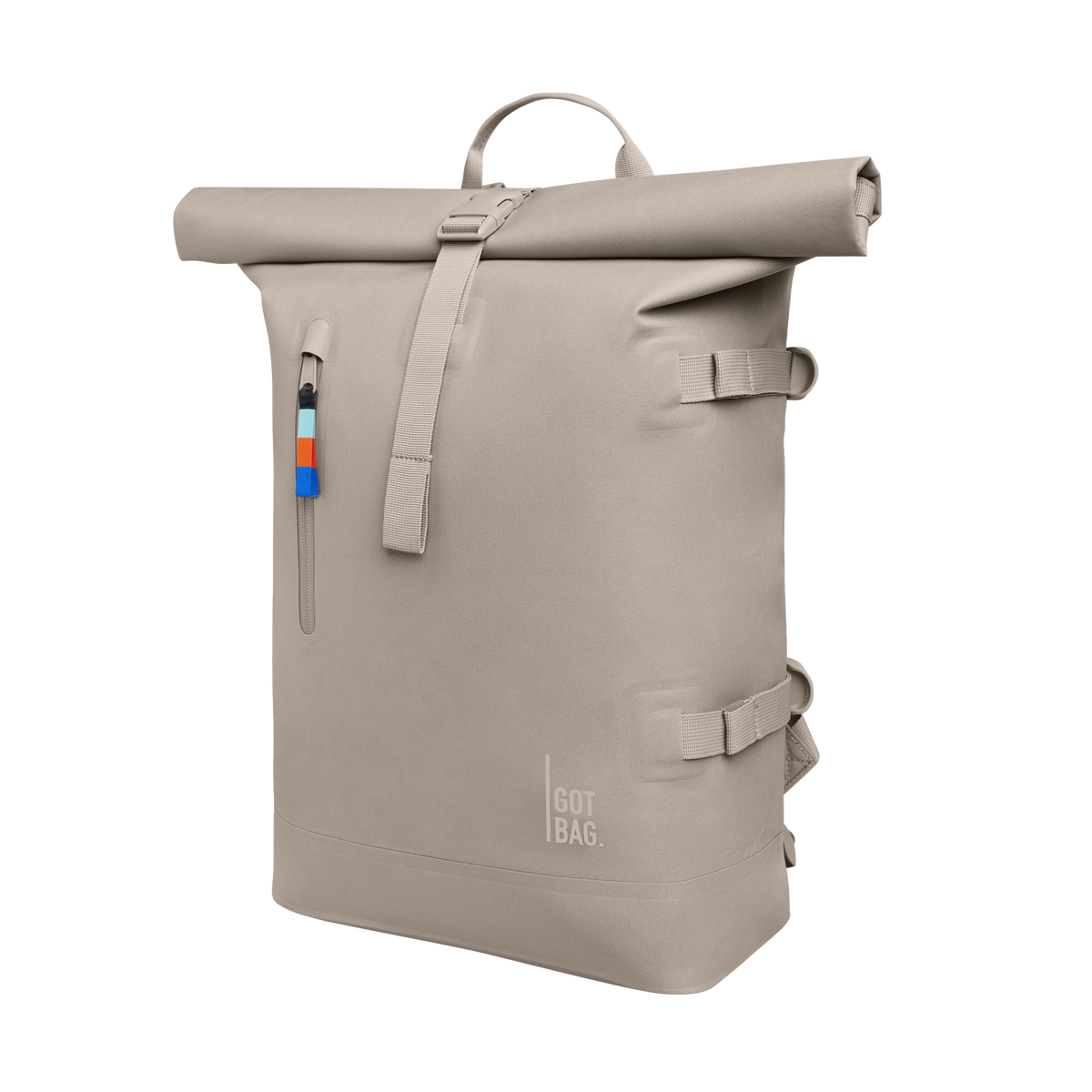 ROLLTOP 2.0 Rucksack in scallop (helles Beige) als diagonale Ansicht.