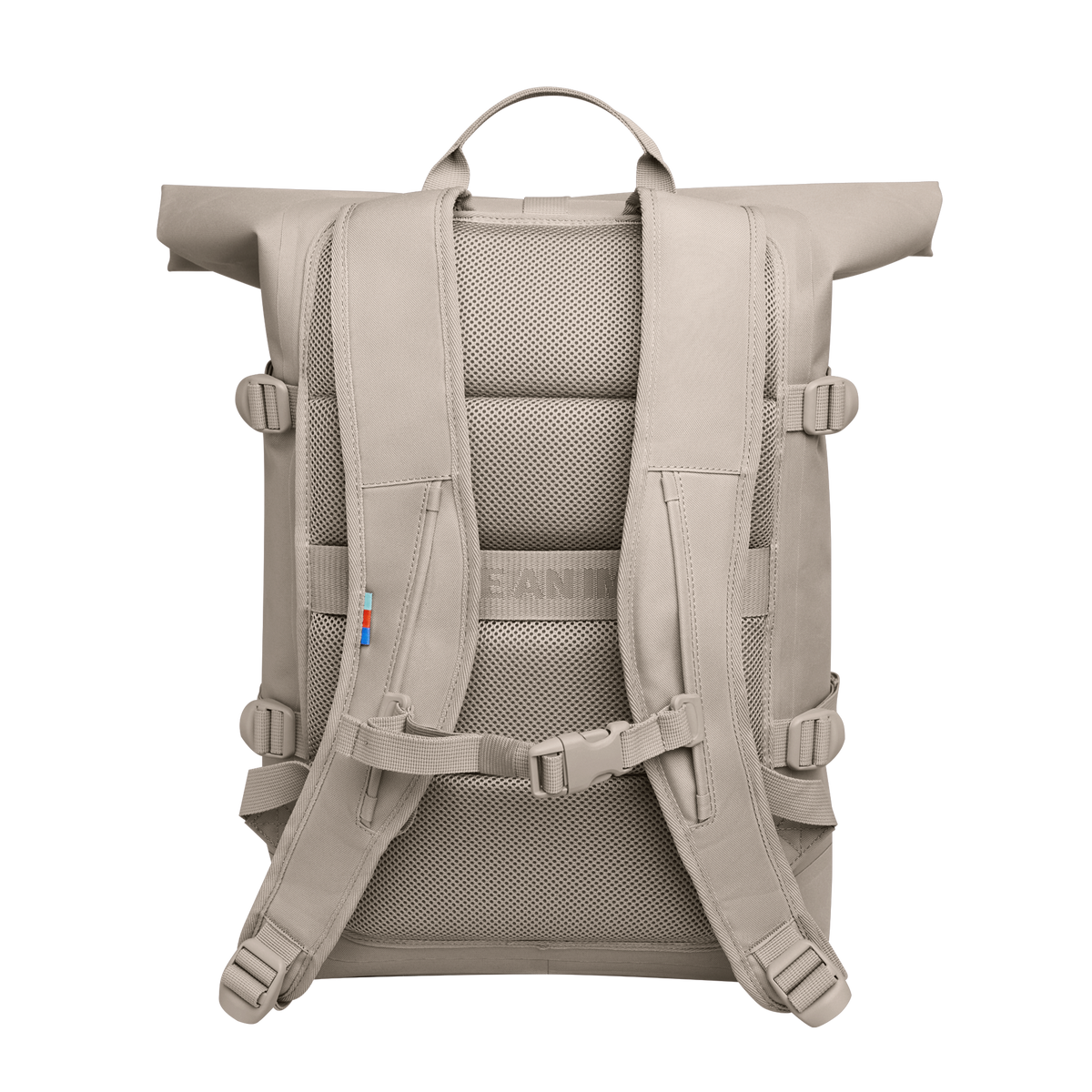 ROLLTOP Rucksack in scallop (helles Beige) als Studioaufnahme in Rückenansicht.