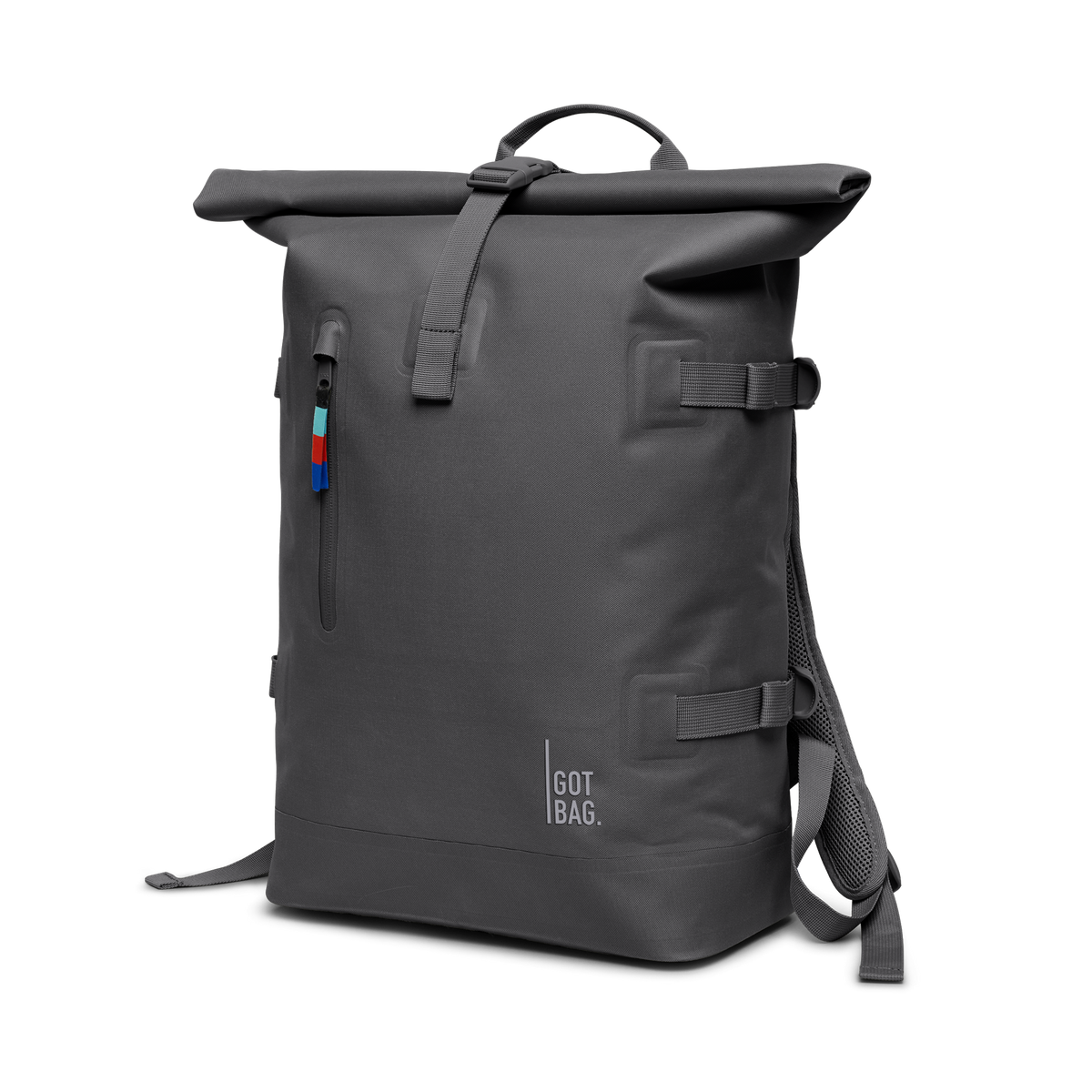 ROLLTOP Rucksack in shark (Dunkelgrau) in diagonaler Ansicht.