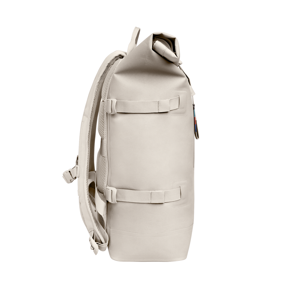 ROLLTOP 2.0 Rucksack in soft shell (warmes Cremeweiß) als Seitenansicht.