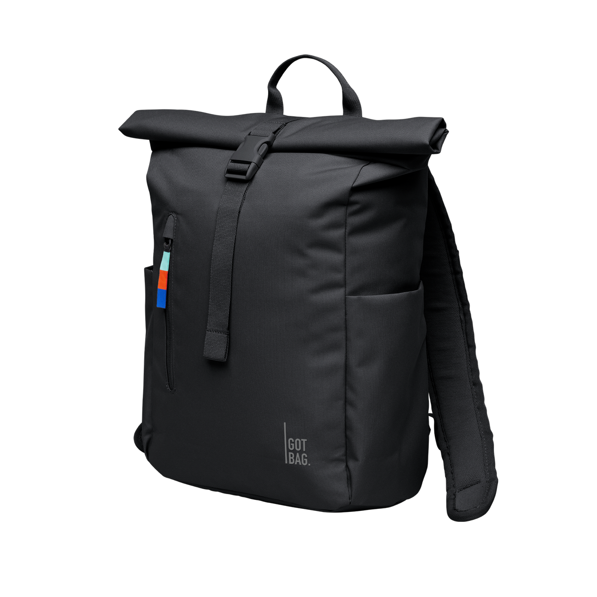 ROLLTOP EASY SMALL Rucksack in black (Schwarz) in diagonaler Ansicht.