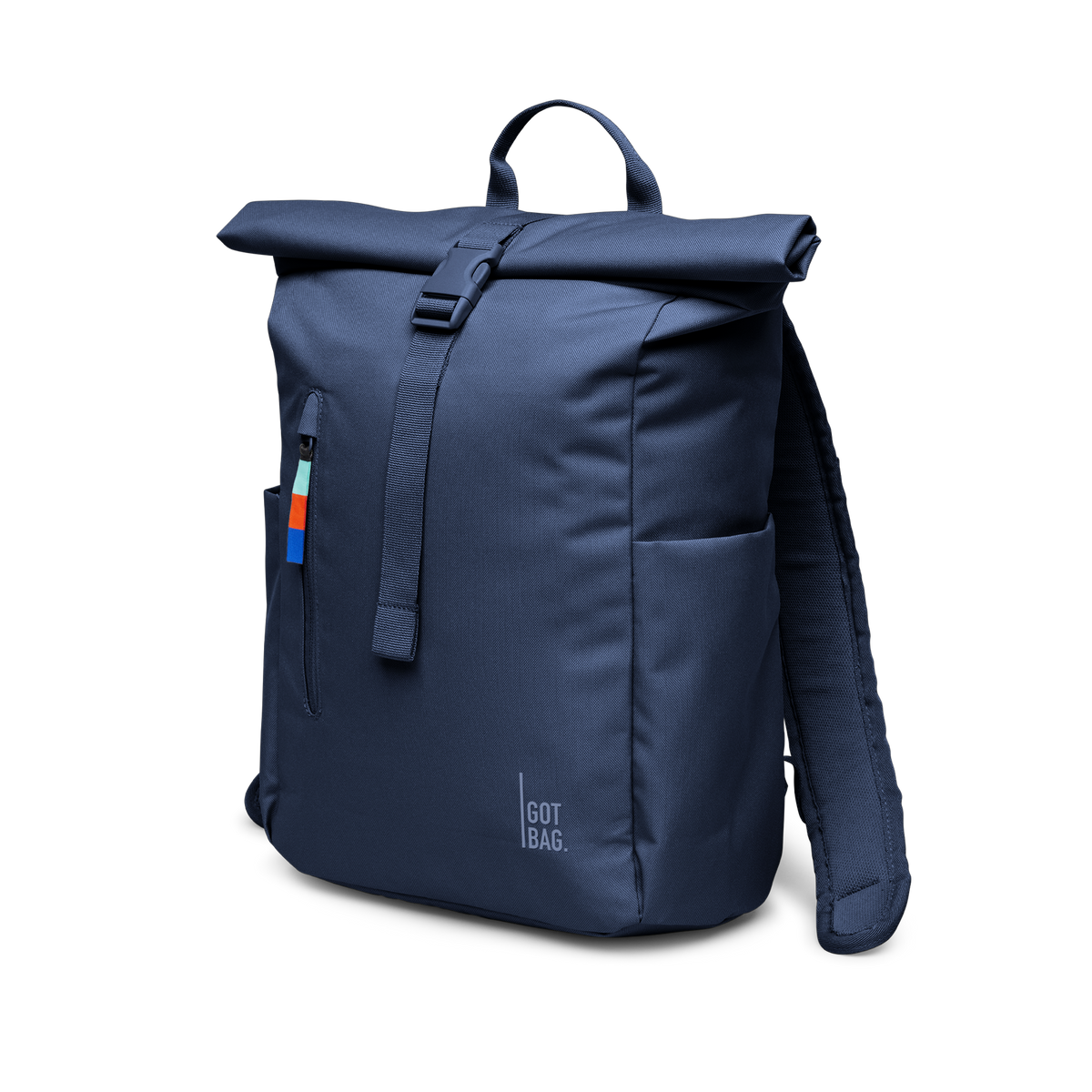 ROLLTOP EASY SMALL Rucksack in deep ocean (dunkles Marineblau) in diagonaler Ansicht.