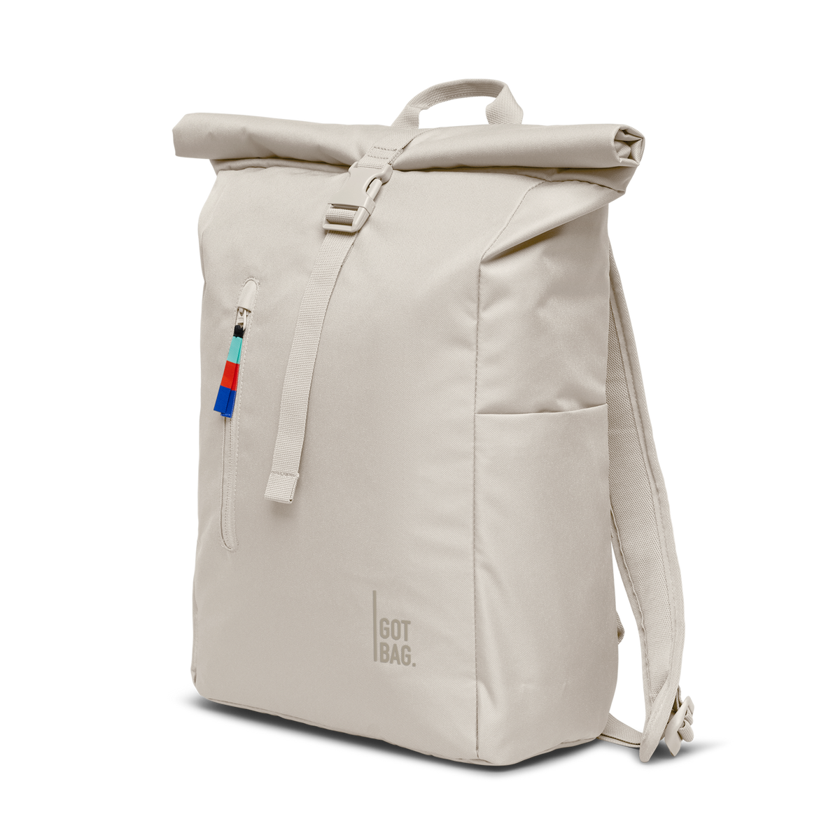 ROLLTOP EASY Rucksack in soft shell (warmes Cremeweiß) in diagonaler Ansicht.