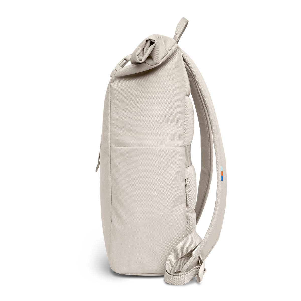 ROLLTOP EASY Rucksack in soft shell (warmes Cremeweiß) in Seitenansicht.