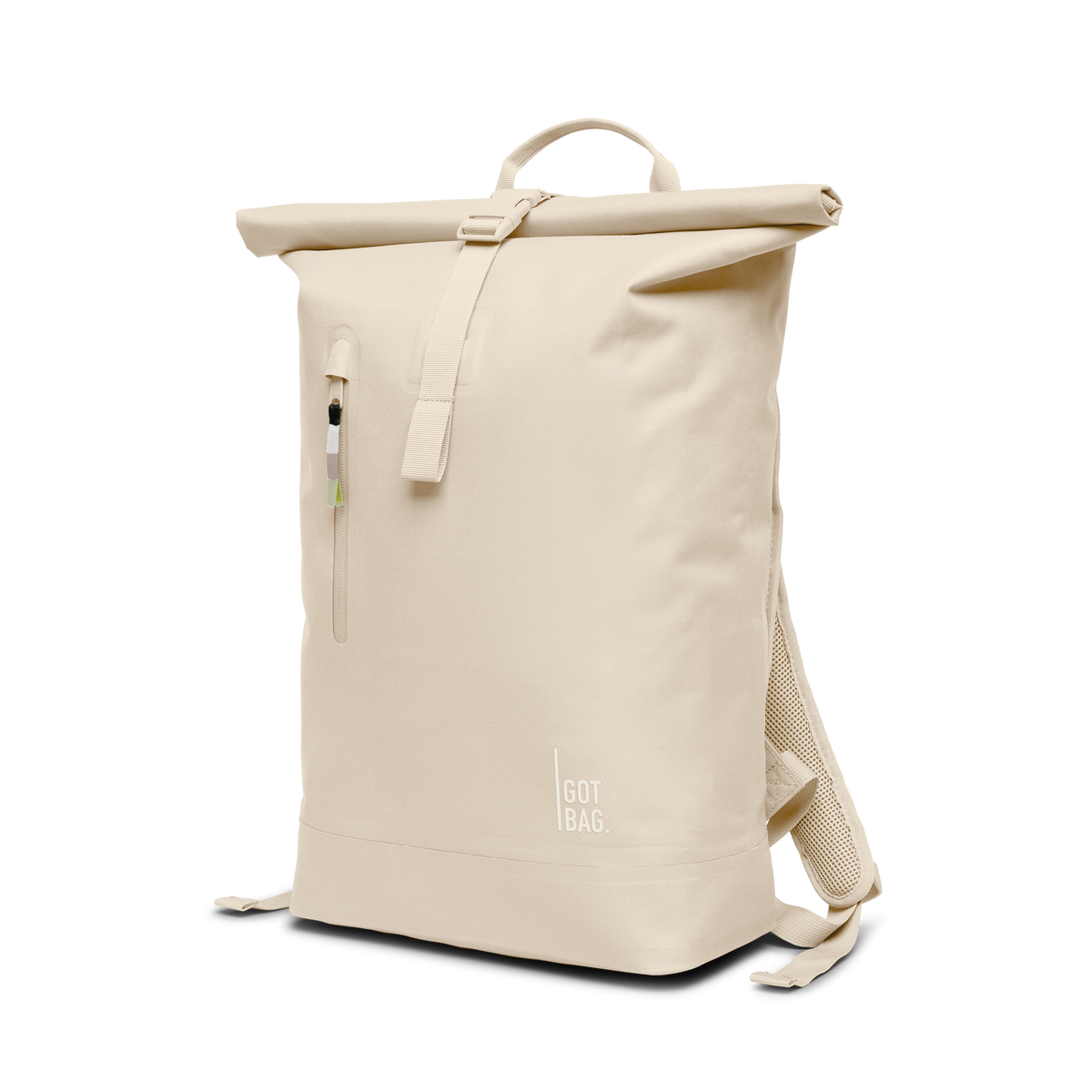 ROLLTOP LITE Rucksack in salt (warmes Cremeweiß) in diagonaler Ansicht.