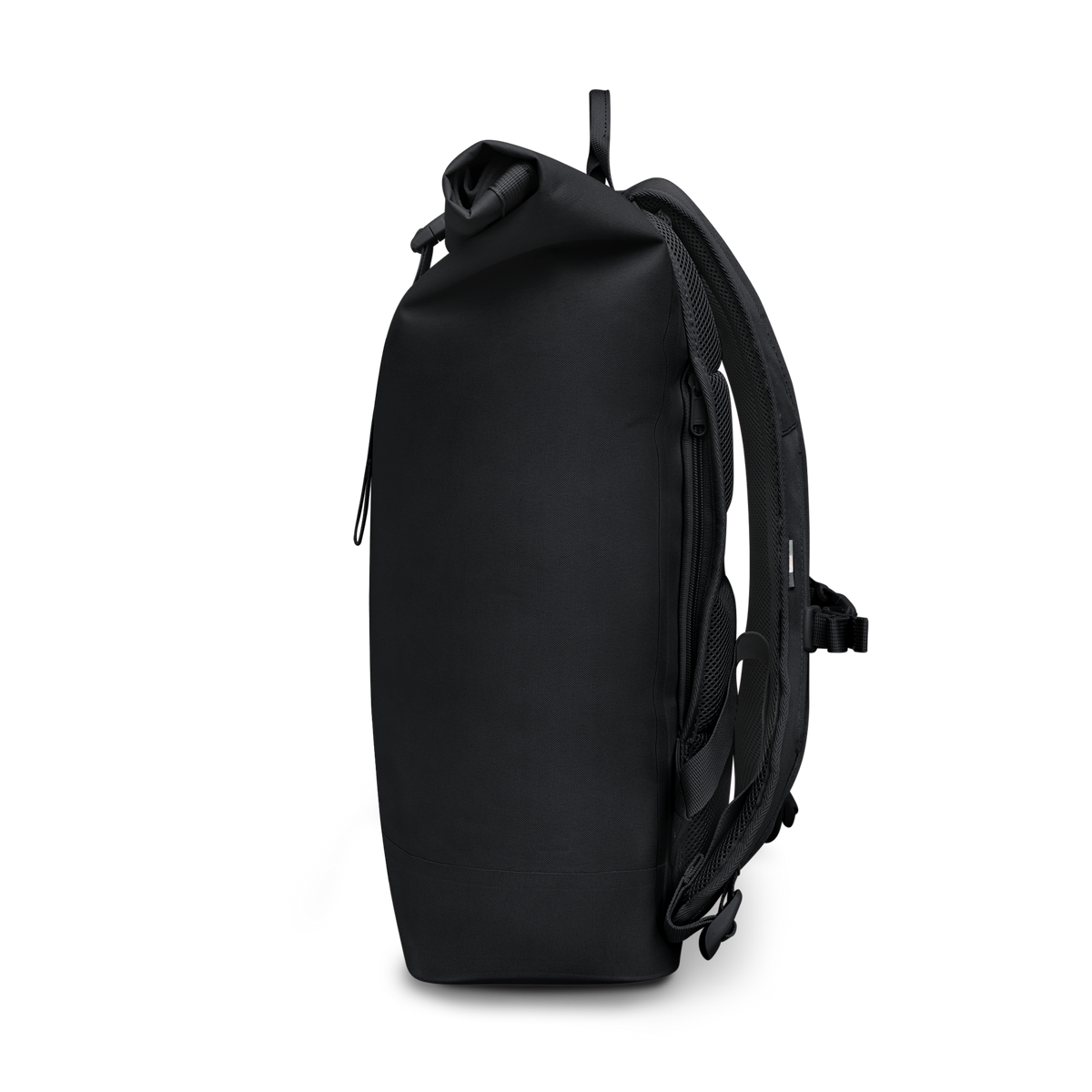 ROLLTOP LITE Rucksack in black (Schwarz) als Studioaufnahme in Seitenansicht.