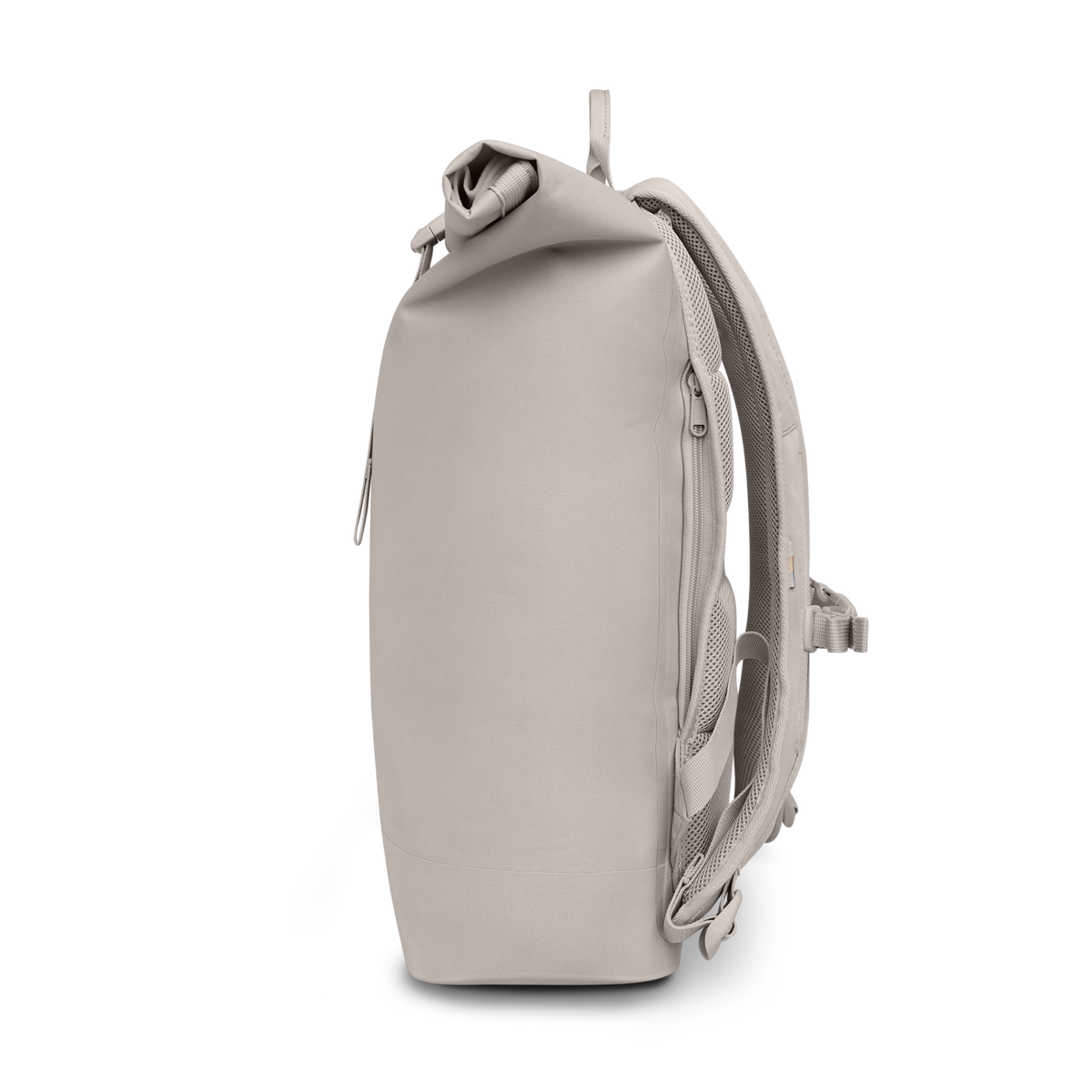 ROLLTOP LITE Rucksack in clam (helles, warmes Grau) als Studioaufnahme in Seitenansicht.