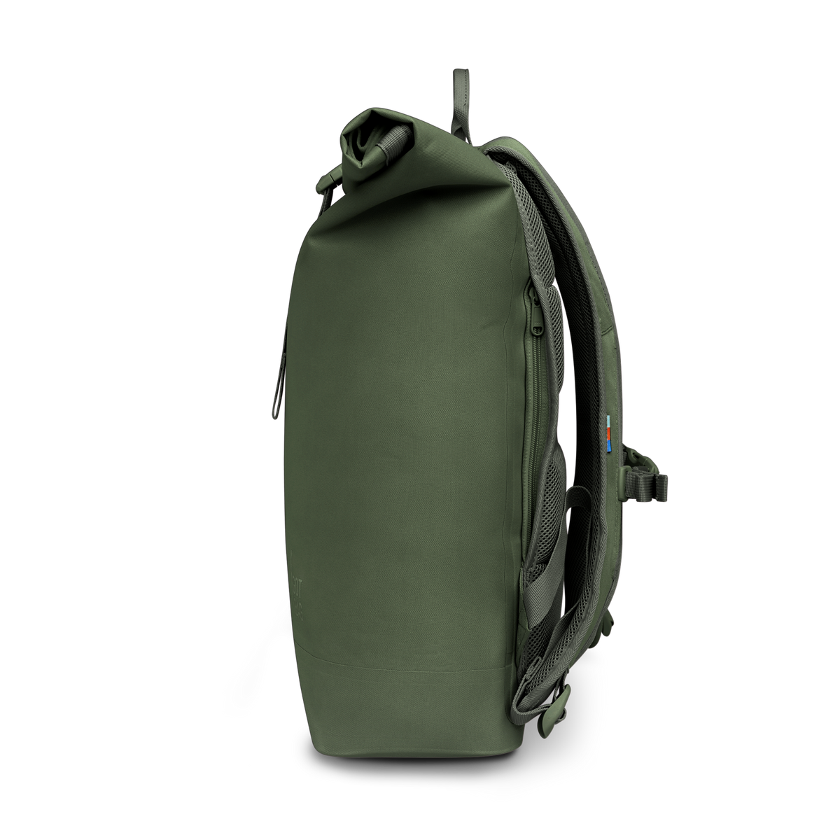 ROLLTOP LITE Rucksack in algae (Dunkelgrün mit Graustich) als Studioaufnahme in Seitenansicht.