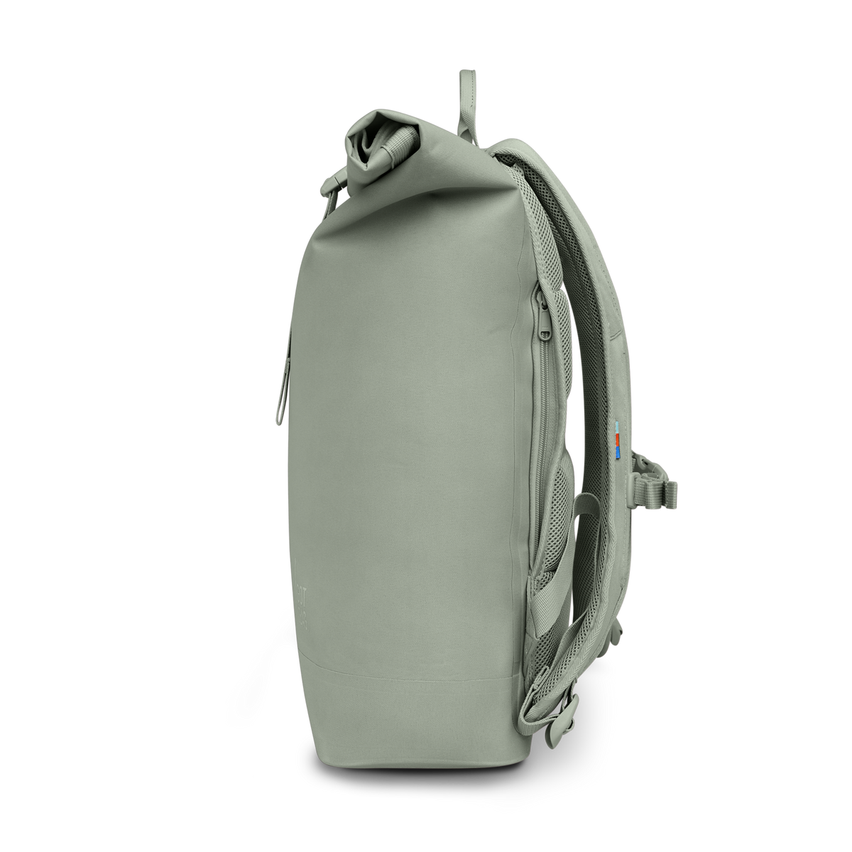 ROLLTOP LITE Rucksack in bass (Salbeigrün) als Seitenansicht.