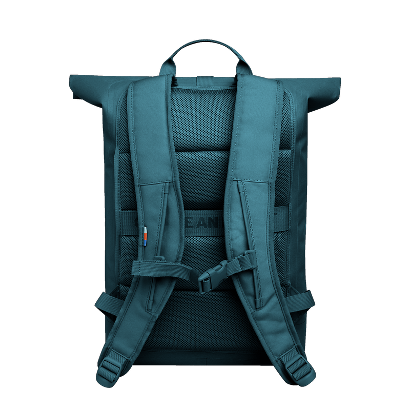 ROLLTOP LITE Rucksack in cliff (dunkles Petrol) in Rückansicht.