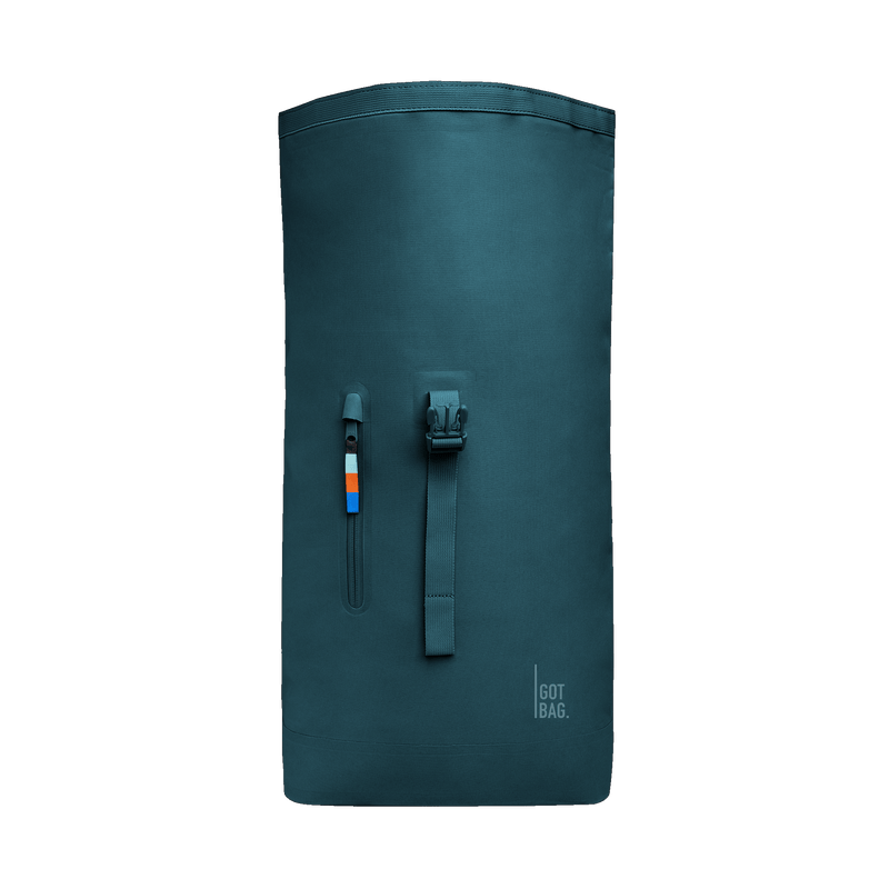 ROLLTOP LITE Rucksack in cliff (dunkles Petrol) in offener Ansicht.
