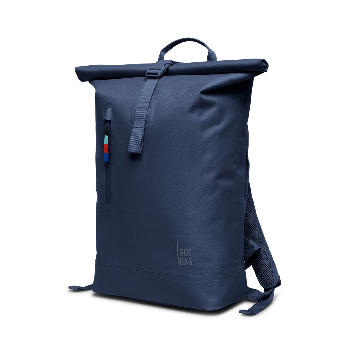 ROLLTOP LITE Rucksack in deep ocean (dunkles Marineblau) in diagonaler Ansicht.
