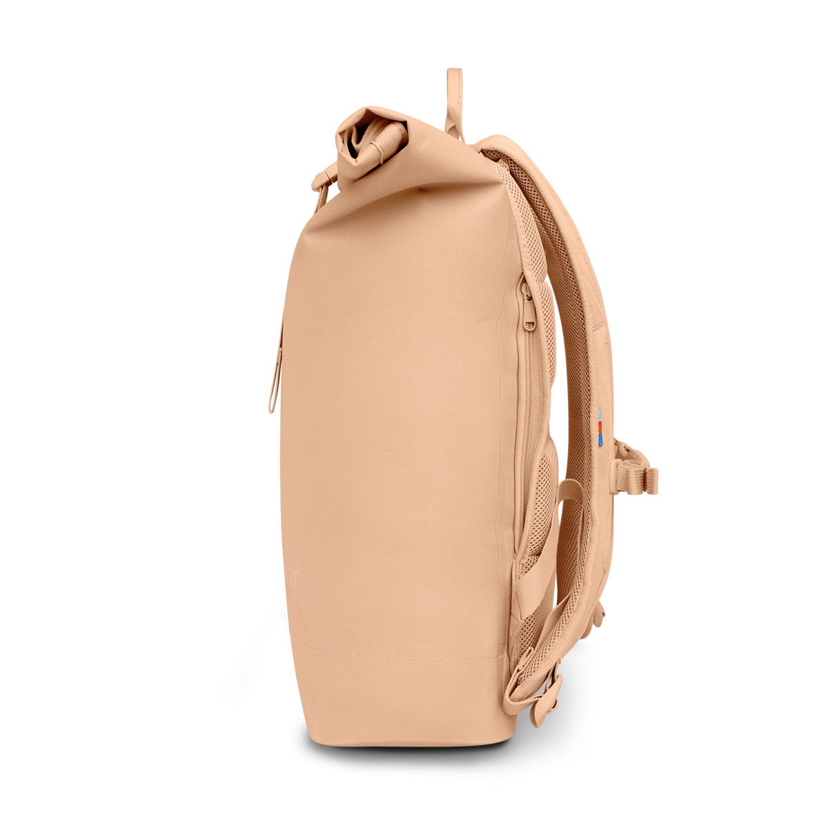 ROLLTOP LITE 2.0 Rucksack in krill (frischer pastellfarbener Pfirsichton) als Seitenansicht.