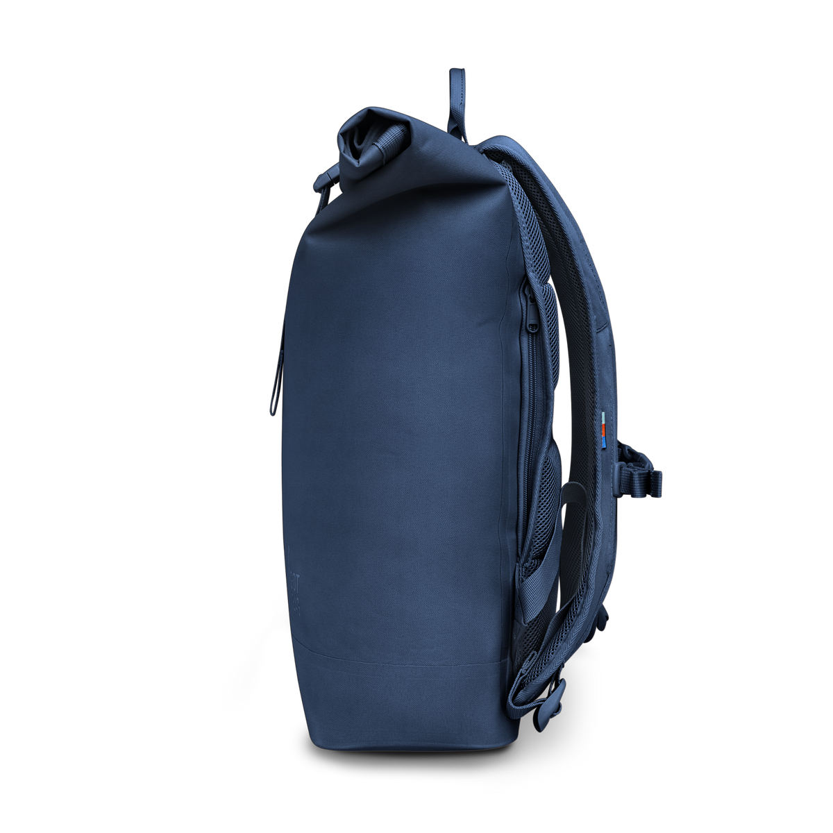 ROLLTOP LITE Rucksack in ocean blue (Marineblau) in Seitenansicht.