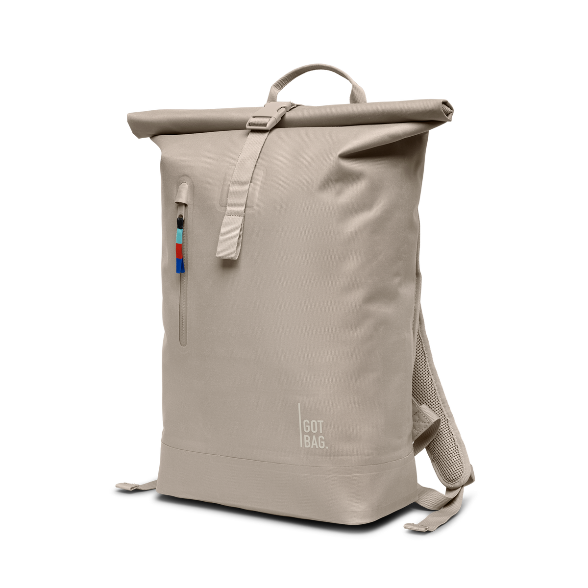 ROLLTOP LITE Rucksack in scallop (helles Beige) in schräger Ansicht.