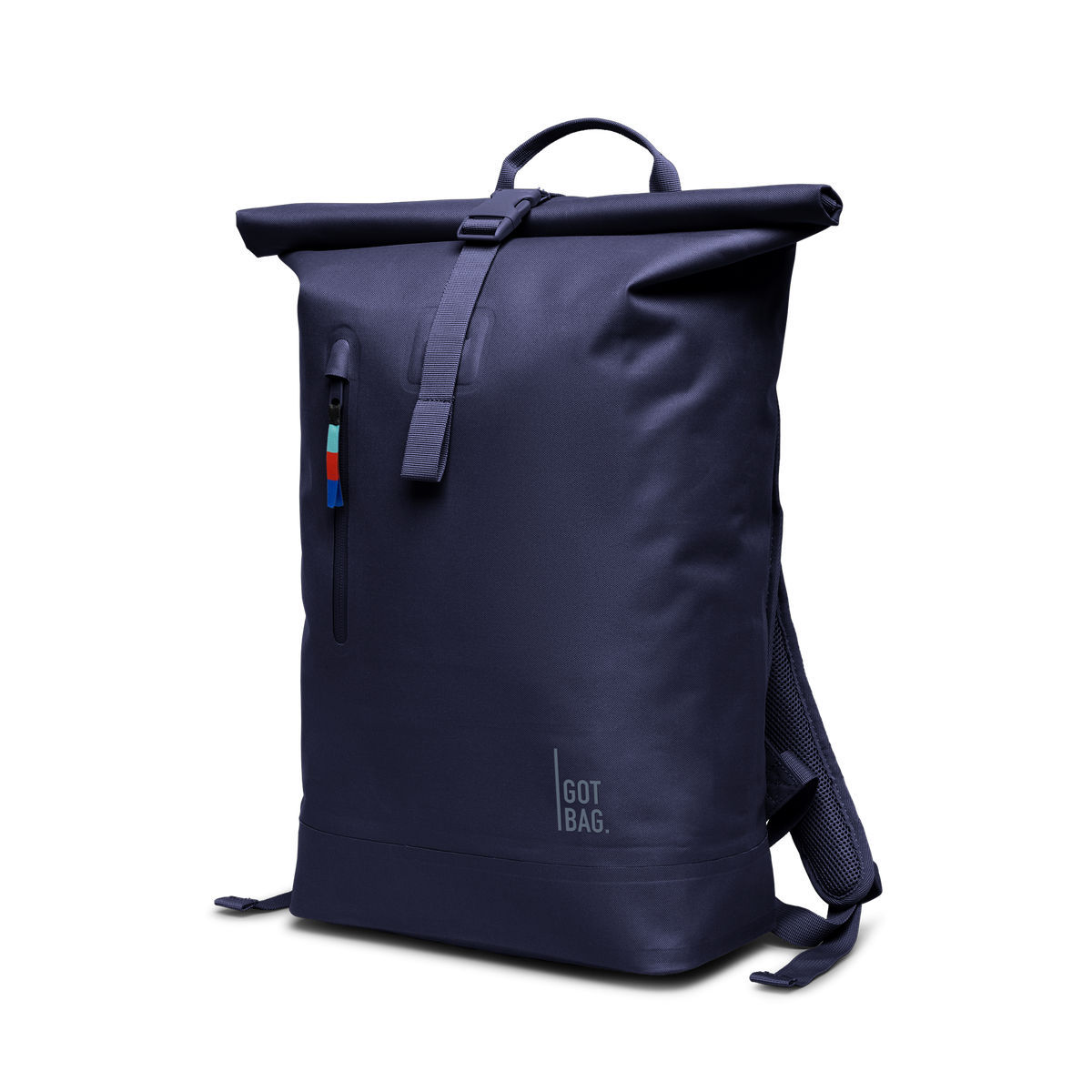 ROLLTOP LITE Rucksack in tide (tiefes Dunkelblau mit Lilastich) als Studioaufnahme in Frontansicht.