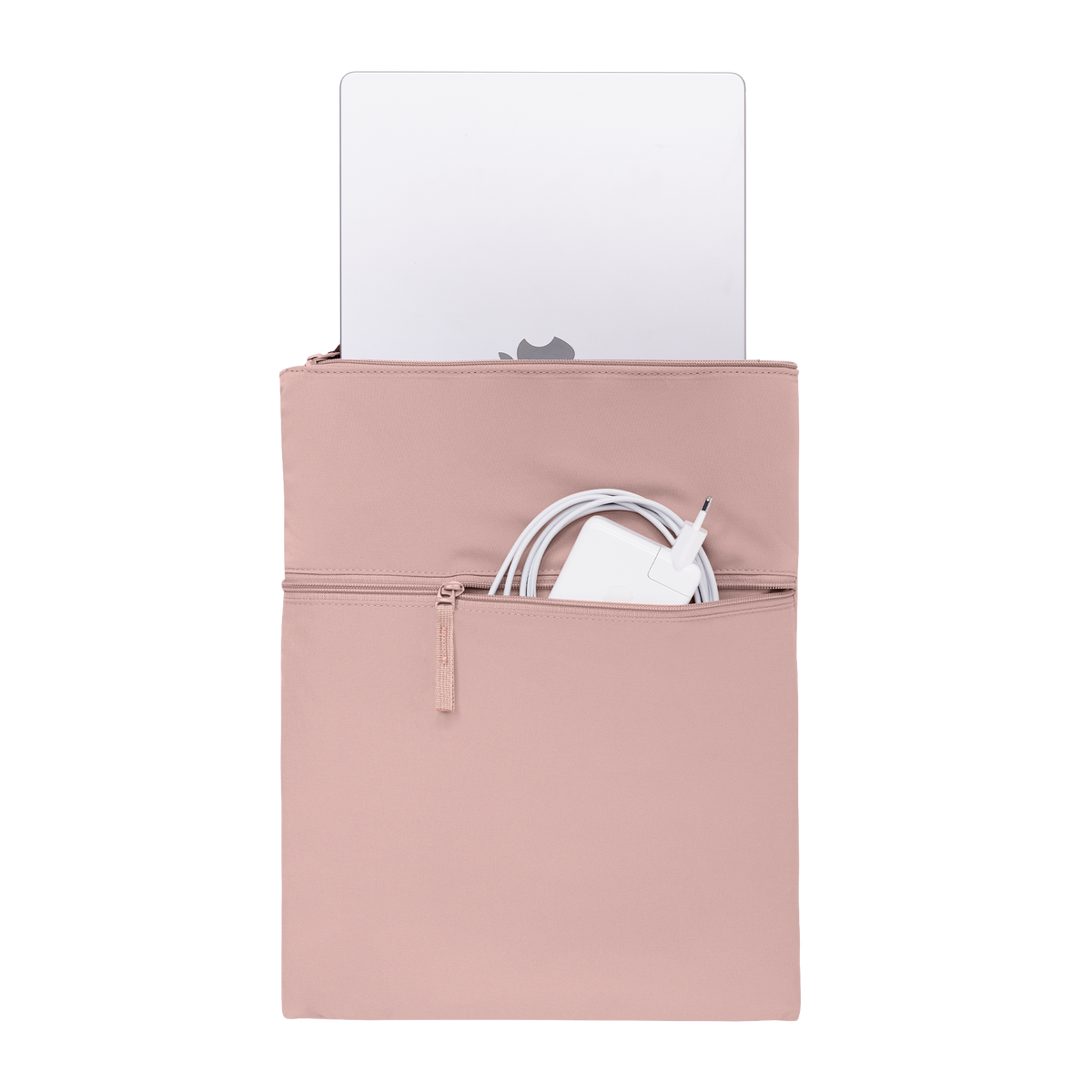 ROLLTOP ON THE ROAM Rucksack in dirty pink mit einem Laptop im Hauptfach und einem Ladekabel in der offenen Vordertasche.