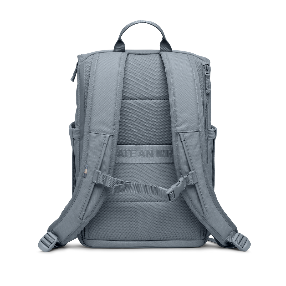 SERENE PACK Rucksack in marlin (grau-blau) in Rückenansicht.