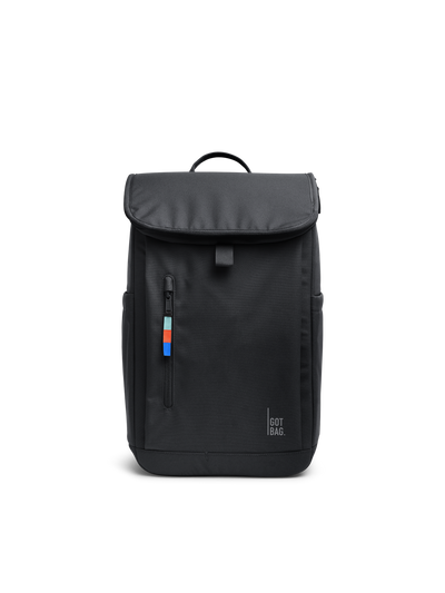 SERENE PACK Rucksack in black (Schwarz) als Studioaufnahme in Frontansicht.