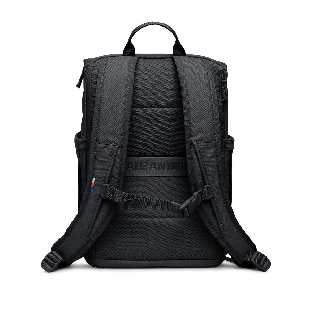 SERENE PACK Rucksack in black (Schwarz) als Rückenansicht.