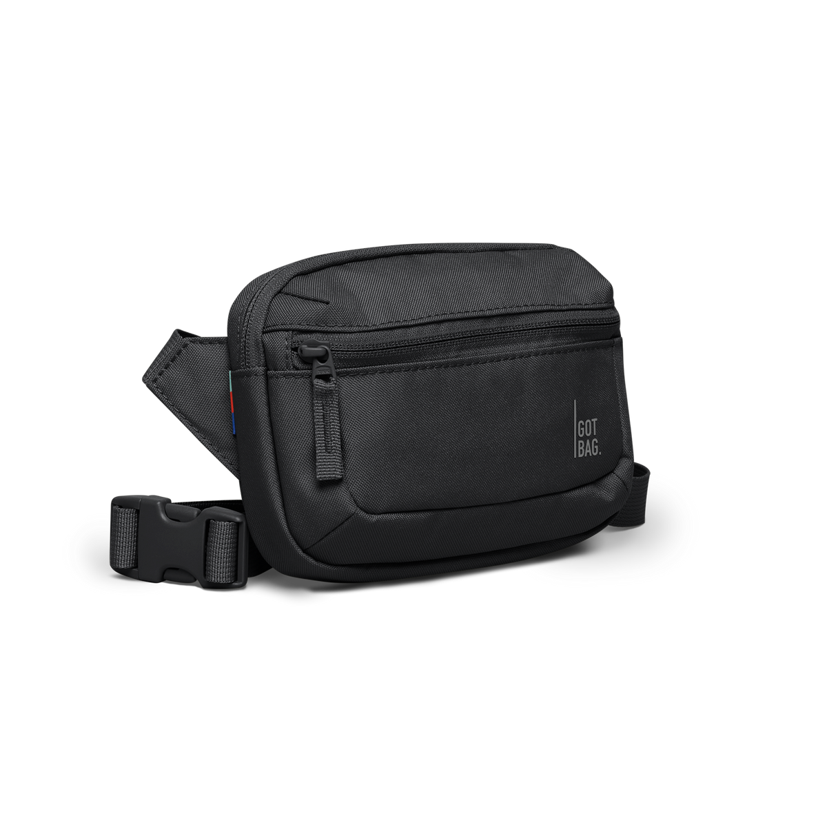 SLING BAG SMALL Tasche in black (Schwarz) als Studioaufnahme in diagonaler Ansicht.